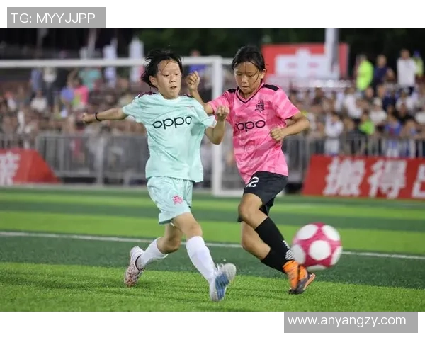 追逐足球梦想的少年与星光闪耀的童话之旅